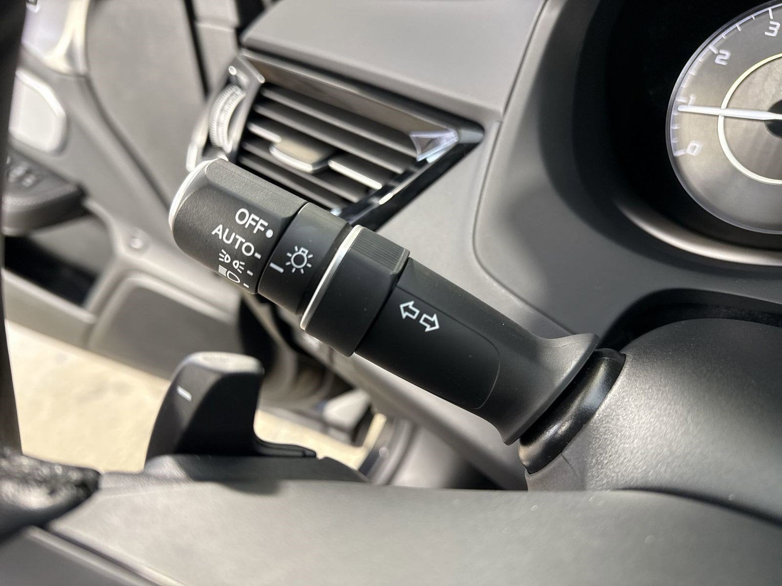 2025 Acura RDX SH-AWD TECH