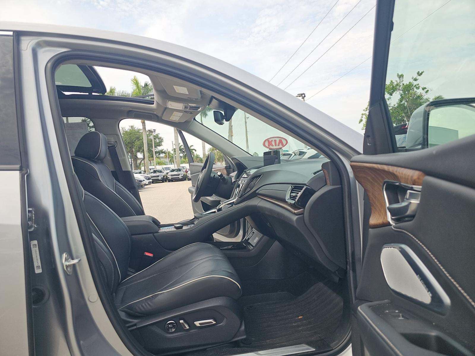 2023 Acura RDX w/Advance Package
