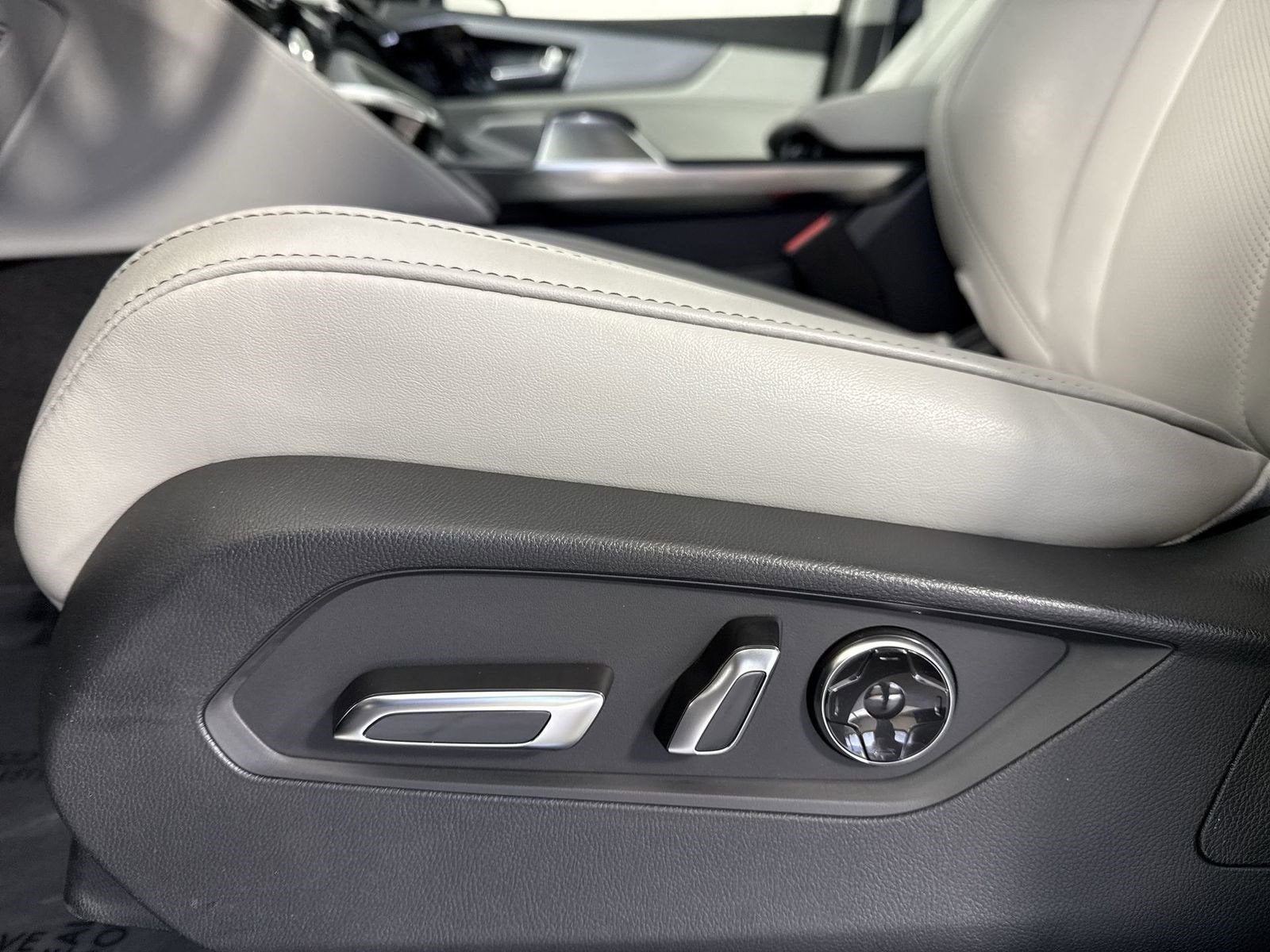 2024 Acura MDX SH-AWD TECH