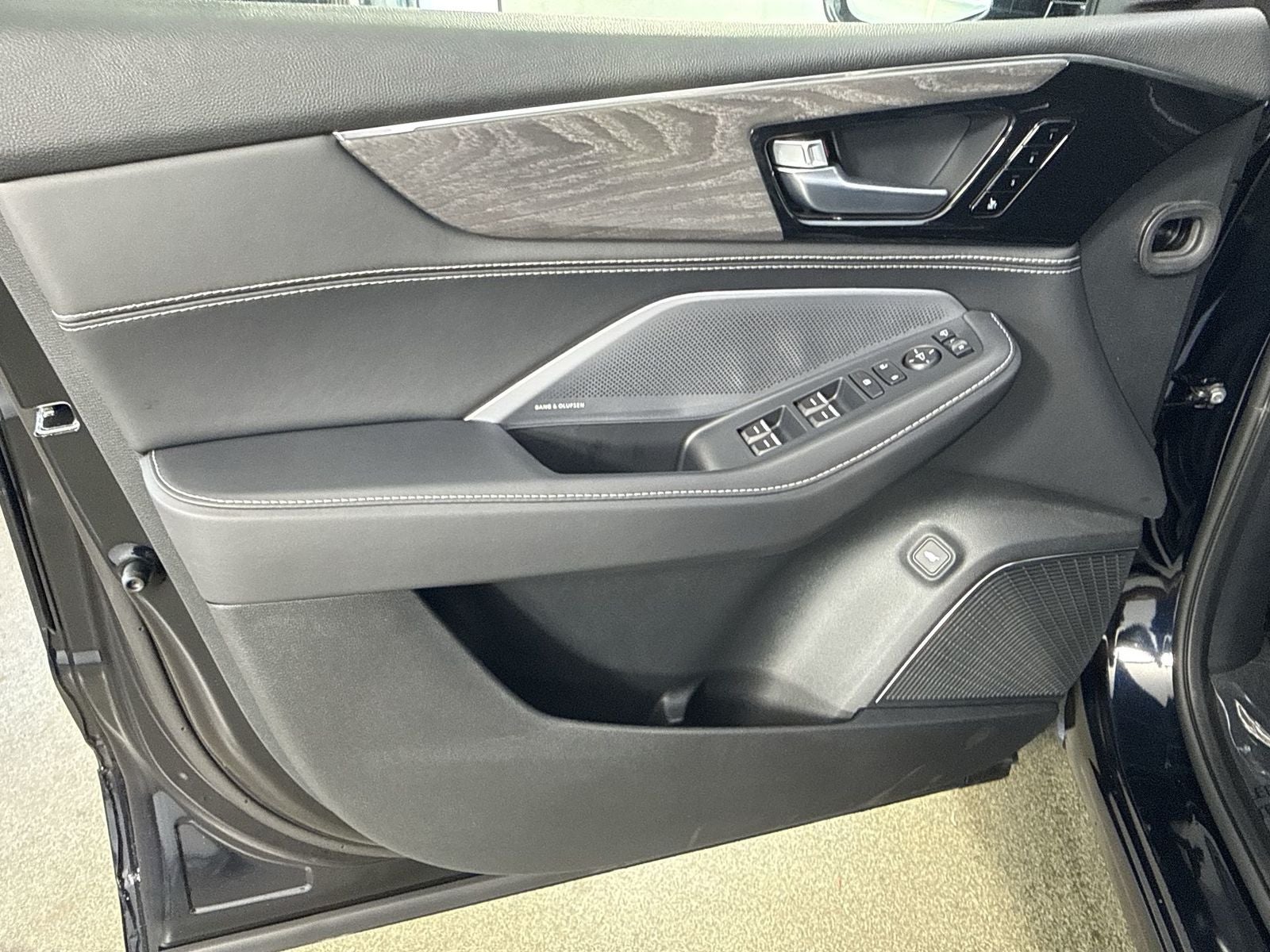 2026 Acura MDX SH-AWD with Advance Package