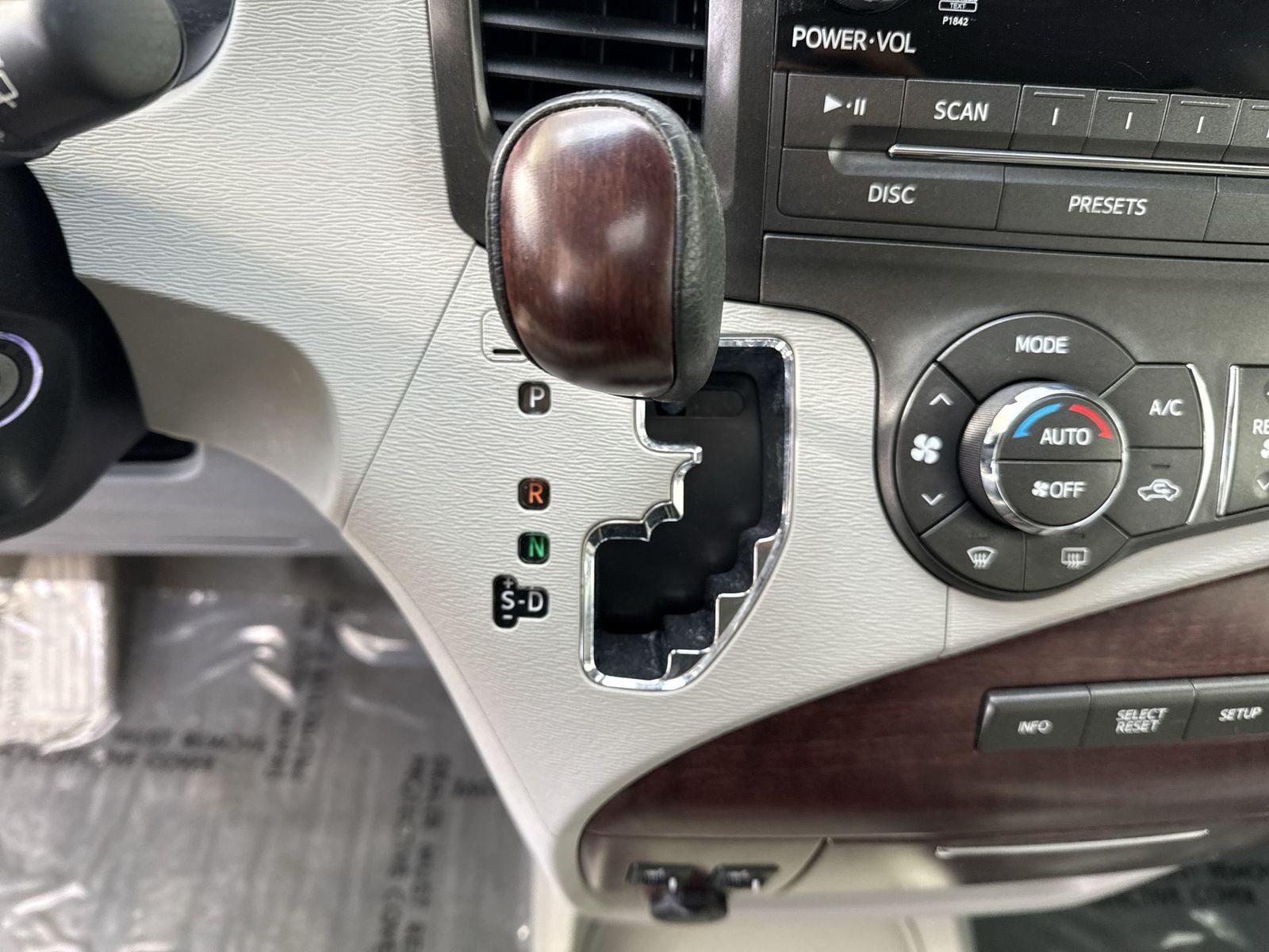 2014 Toyota Sienna XLE