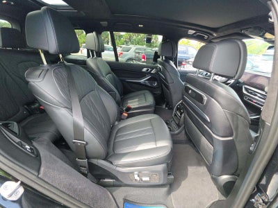 2025 BMW X7 Base