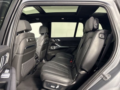 2024 BMW X7 M60i