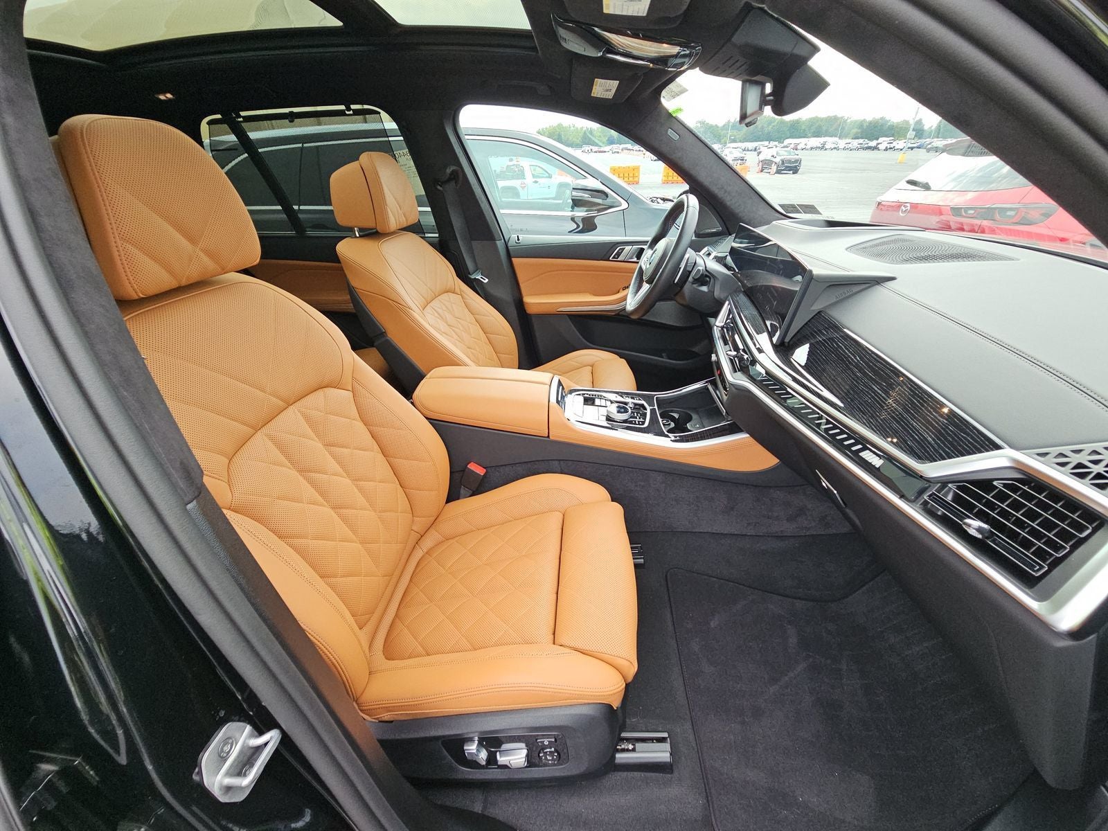 2025 BMW X5 M60i
