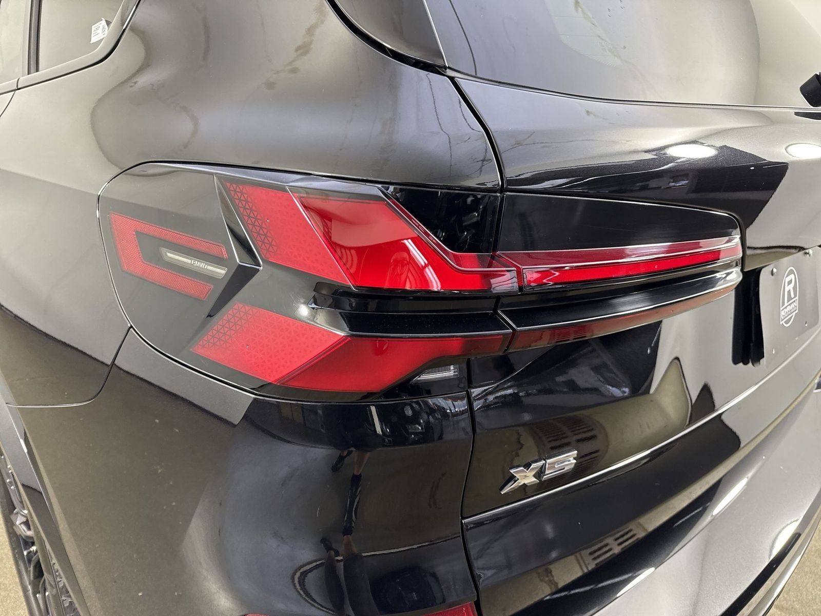 2025 BMW X5 M60i