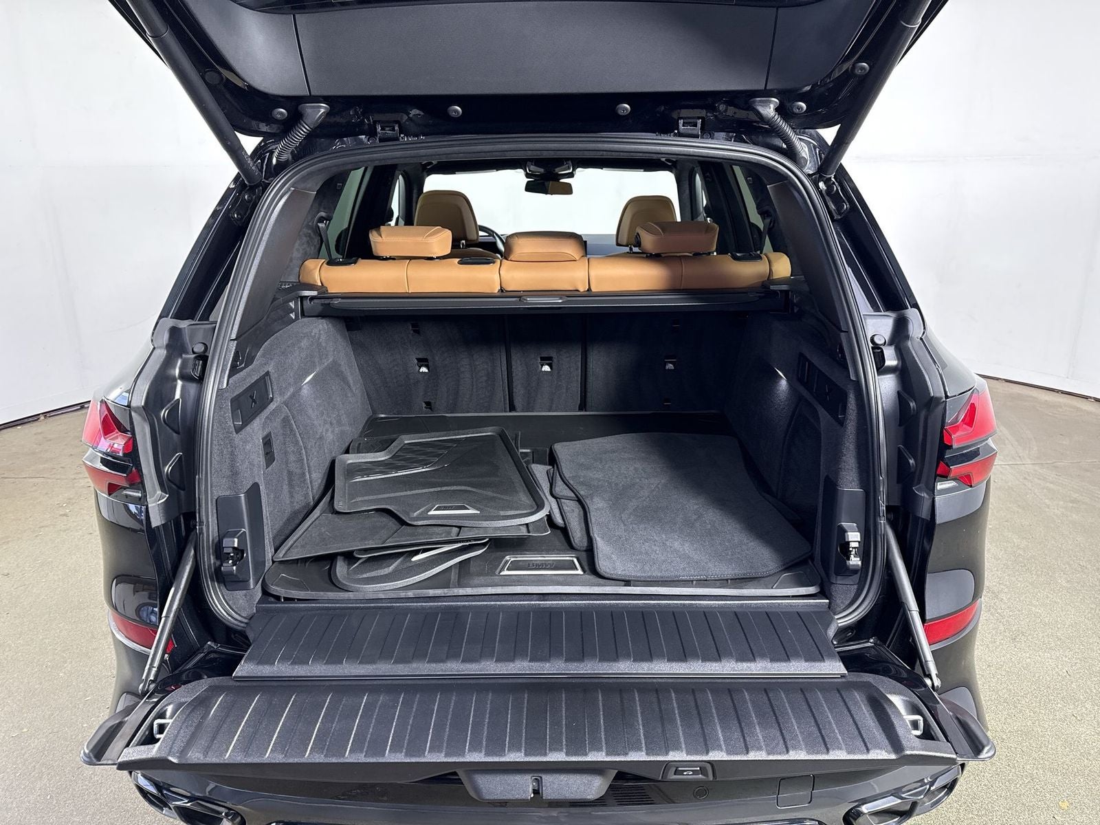 2025 BMW X5 M60i