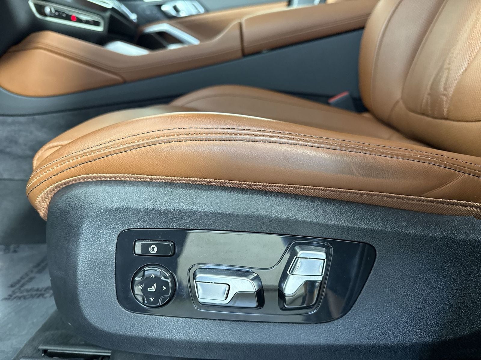 2024 BMW X6 M60i