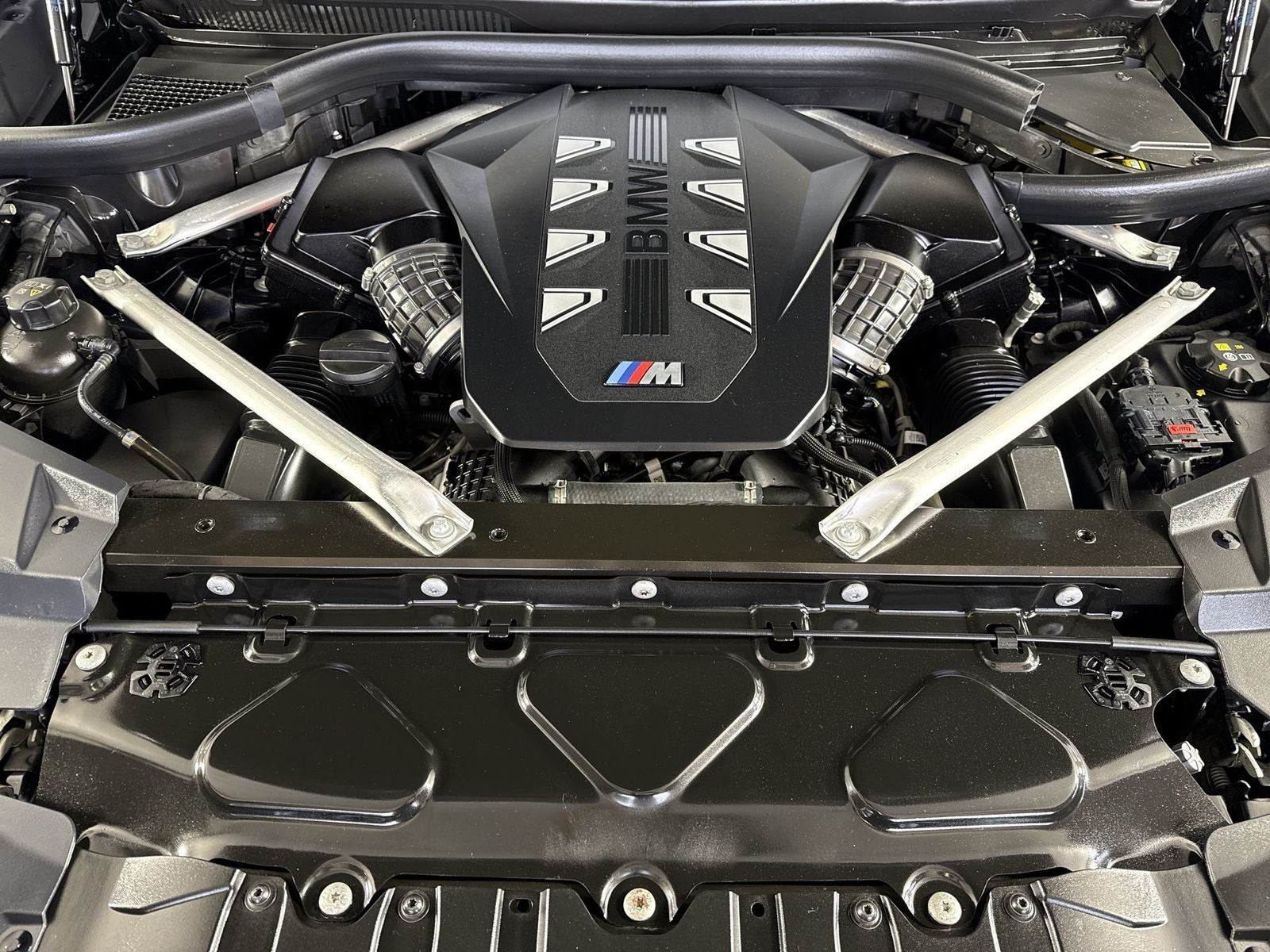 2024 BMW X6 M60i