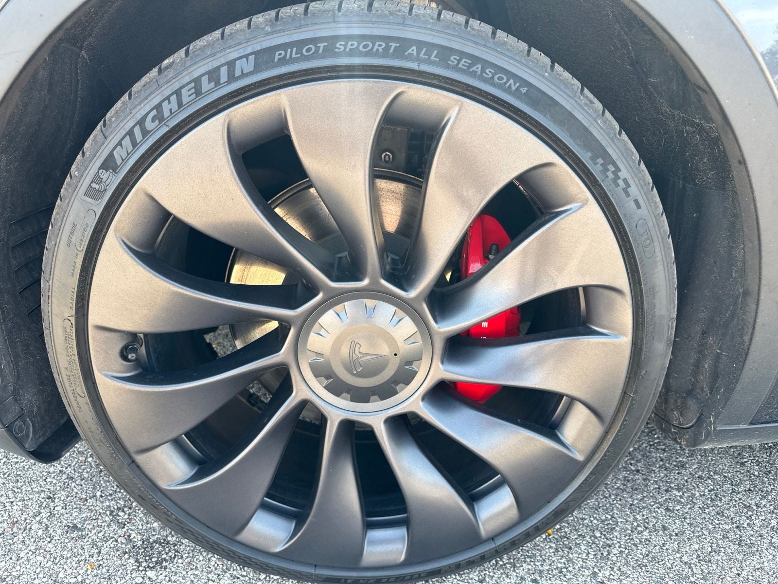 2024 Tesla Model Y Performance
