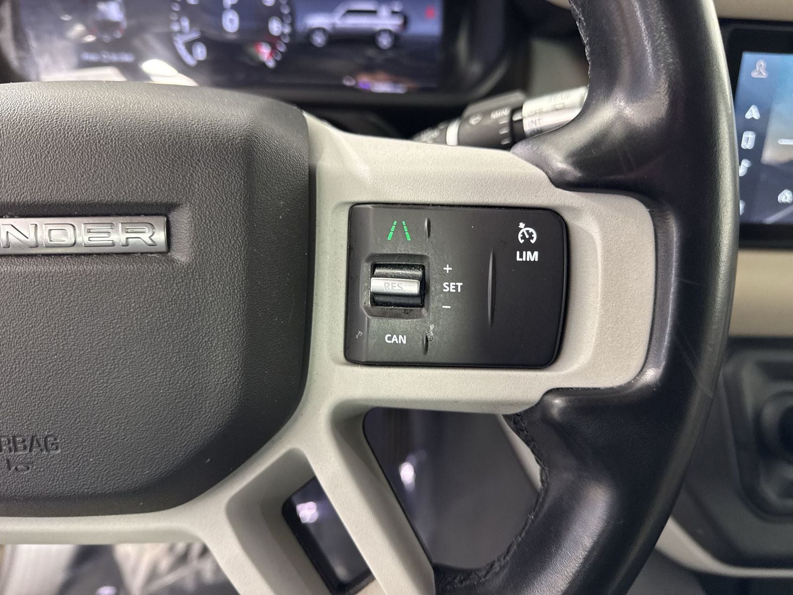 2021 Land Rover Defender 110 SE