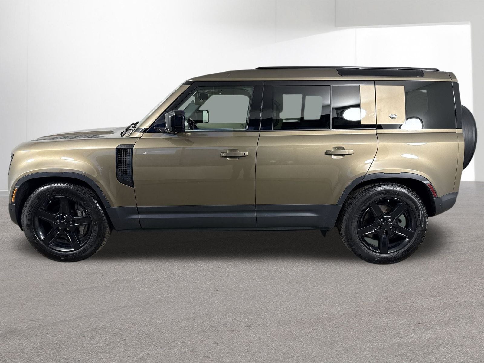 2021 Land Rover Defender 110 SE