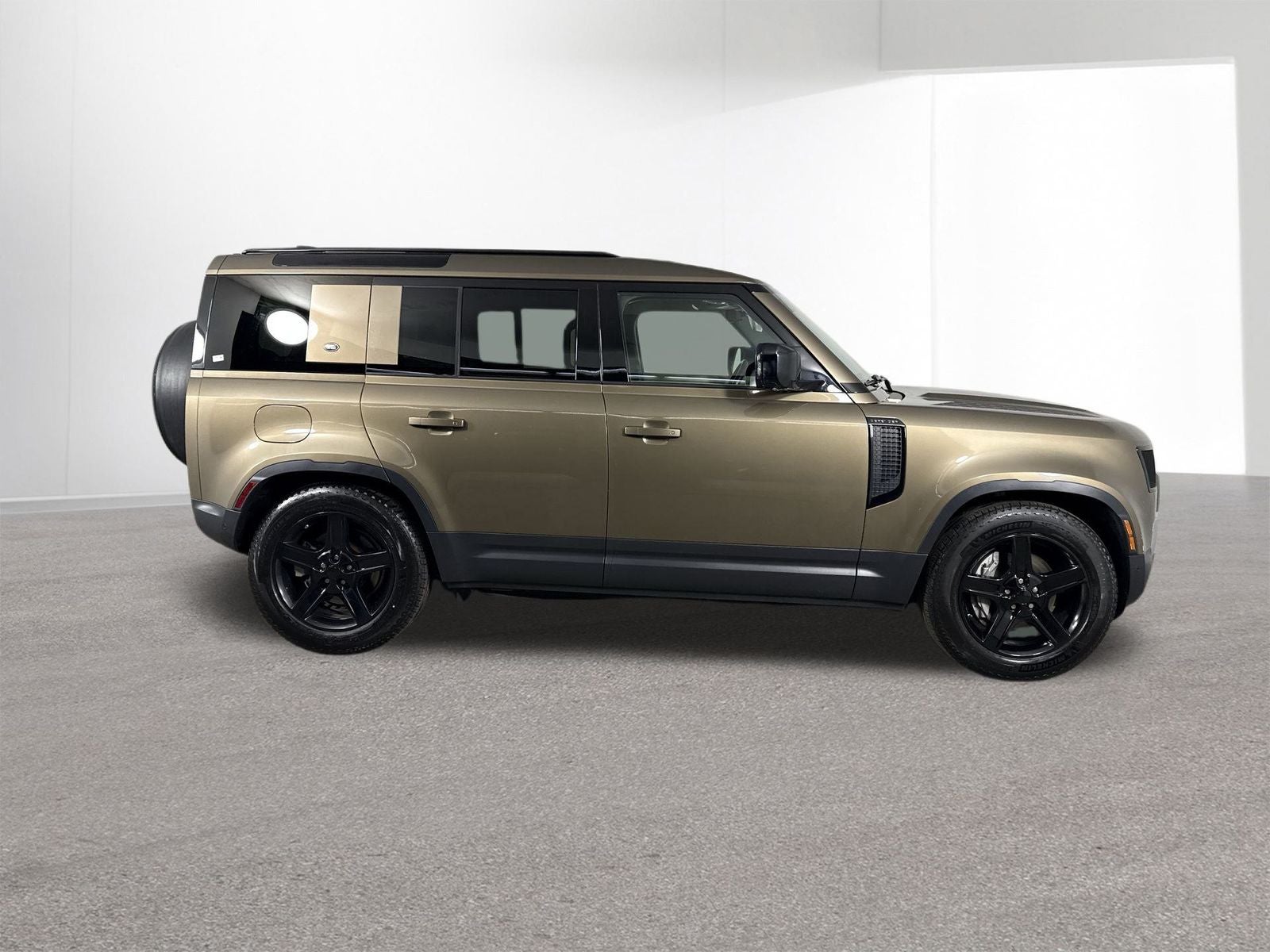 2021 Land Rover Defender 110 SE