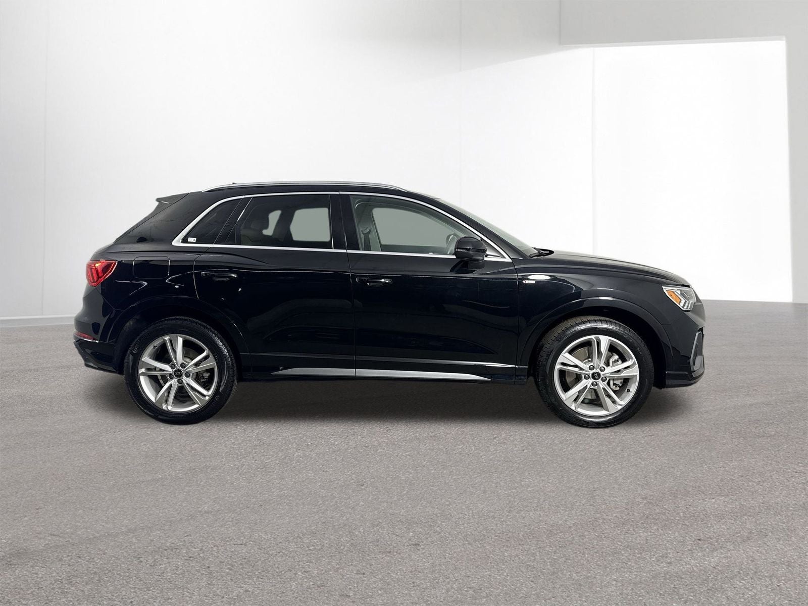 2024 Audi Q3 S line Premium Plus