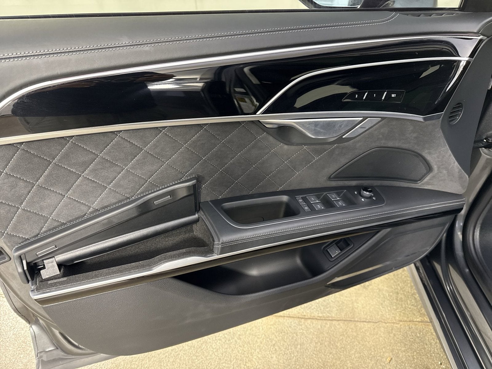 2023 Audi S8 4.0 TFSI