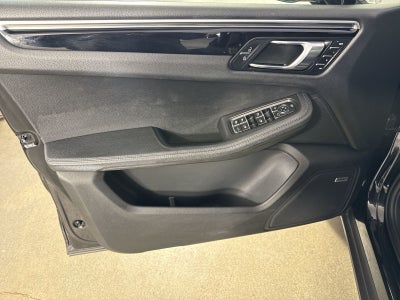 2022 Porsche Macan S